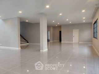 For rent 5 bedrooms house in Bang Phli, Samut Prakan