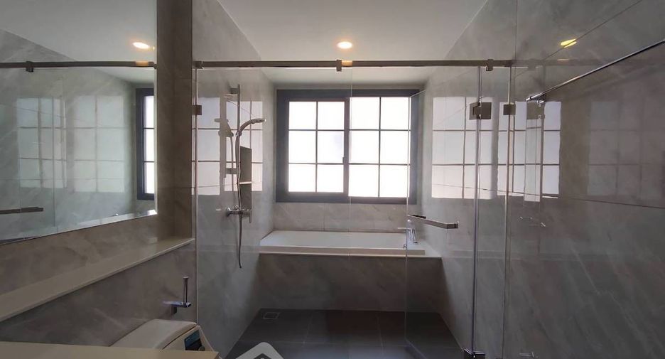 For rent 5 bedrooms house in Bang Phli, Samut Prakan