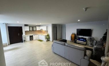 For sale 3 bedrooms condo in Watthana, Bangkok