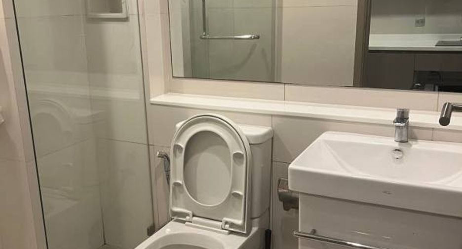 For rent 1 bed condo in Huai Khwang, Bangkok