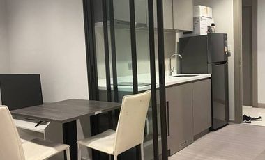 Condo en alquiler de 1 habitaciones en Huai Khwang, Bangkok
