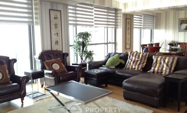 For sale 3 bedrooms condo in Yan Nawa, Bangkok