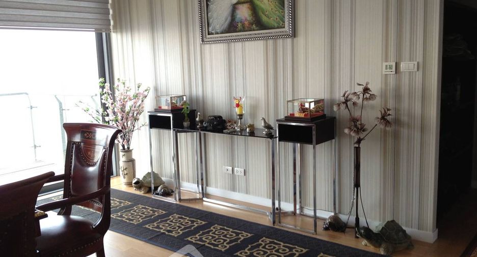 For sale 3 bedrooms condo in Yan Nawa, Bangkok
