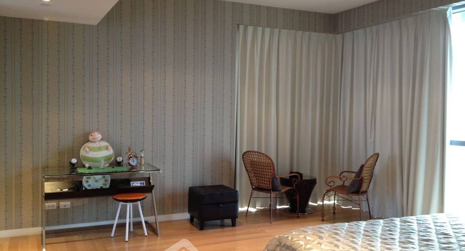 For sale 3 bedrooms condo in Yan Nawa, Bangkok
