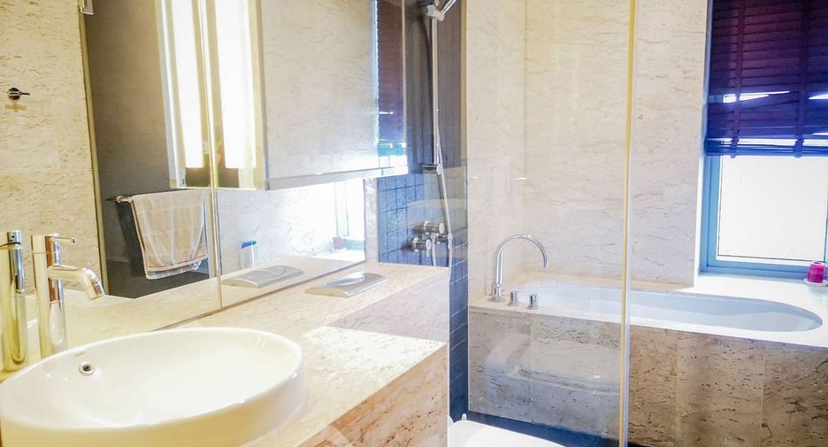 Condo en venta de 2 habitaciones en Yan Nawa, Bangkok