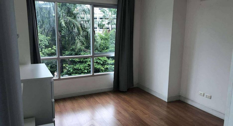 For sale 1 bed condo in Khlong Toei, Bangkok