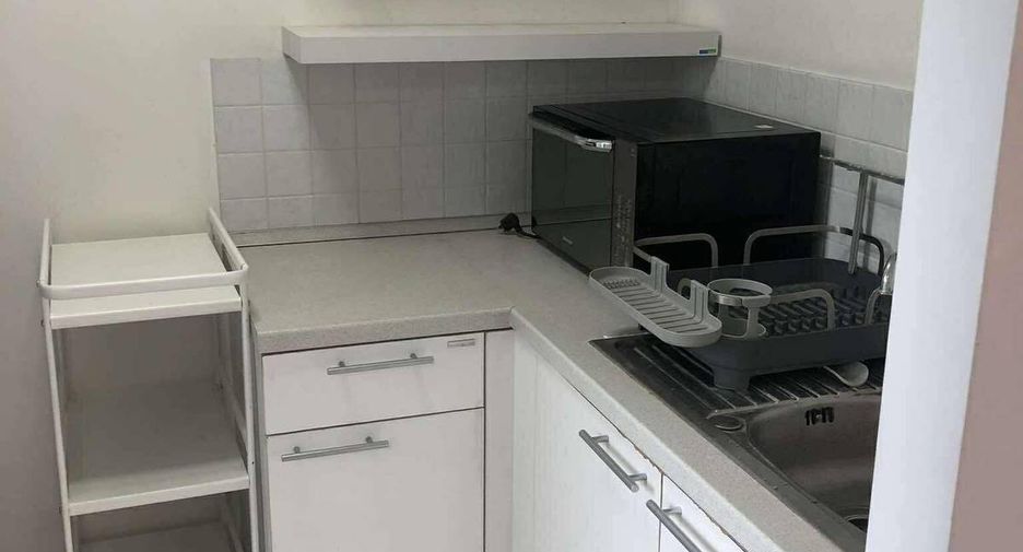 For sale 1 bed condo in Khlong Toei, Bangkok
