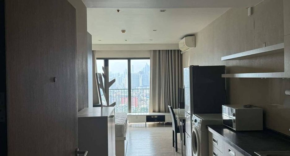 For rent 1 bed condo in Watthana, Bangkok