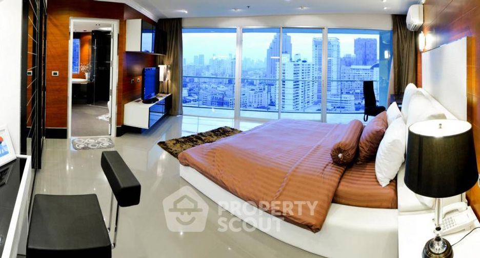 For rent 2 bedrooms condo in Watthana, Bangkok