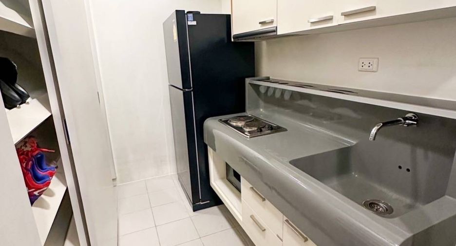 For sale 2 bedrooms condo in Sathon, Bangkok