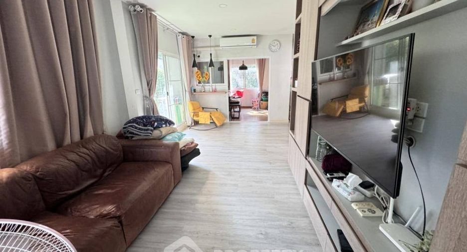 Haus zum Kauf mit 3 Zimmer in Khlong Sam Wa, Bangkok
