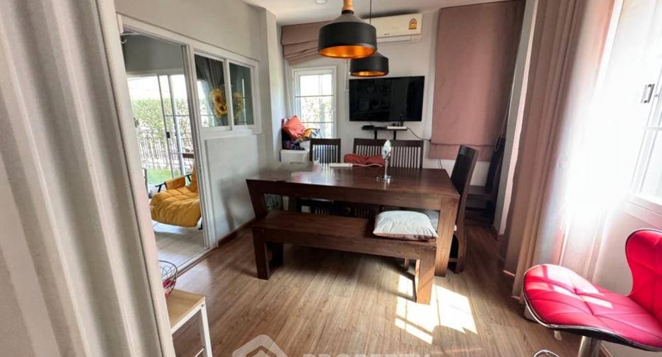 Haus zum Kauf mit 3 Zimmer in Khlong Sam Wa, Bangkok