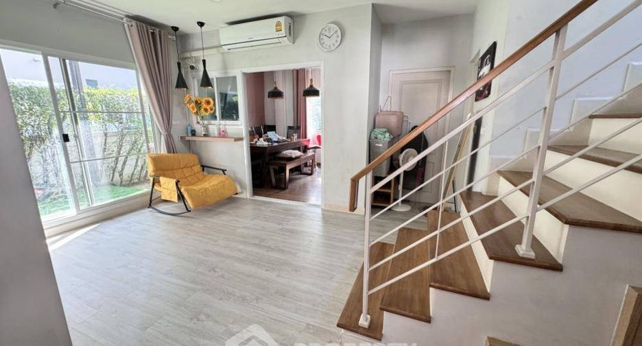 Haus zum Kauf mit 3 Zimmer in Khlong Sam Wa, Bangkok