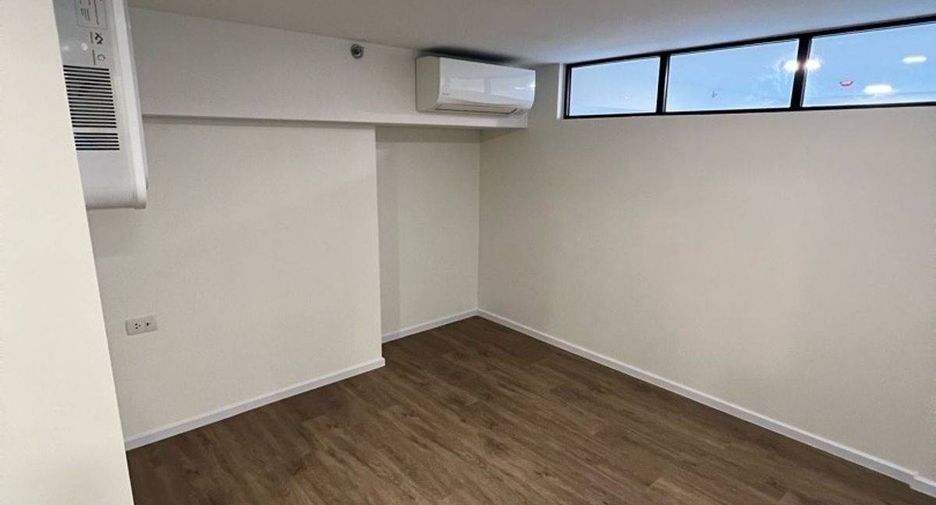 For sale 3 bedrooms condo in Khan Na Yao, Bangkok