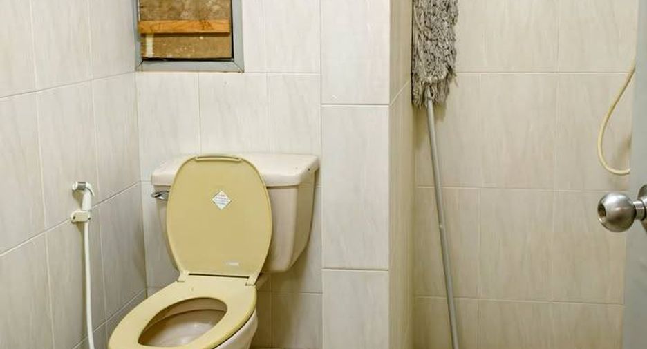 For sale 2 ベッドルーム condo in Bang Lamung, Chonburi