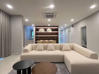 À louer et à vendre 4 chambres maison à Bang Phli, Samut Prakan