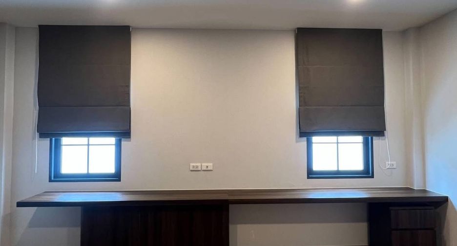 For rent and for sale 4 bedrooms house in Bang Phli, Samut Prakan