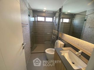 À louer et à vendre 4 chambres maison à Bang Kapi, Bangkok