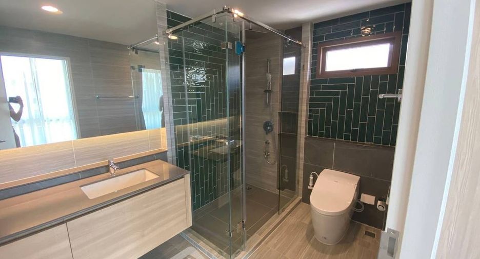 Haus zur Miete und zum Kauf mit 4 Zimmer in Bang Kapi, Bangkok