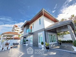 Haus zur Miete und zum Kauf mit 5 Zimmer in Bang Lamung, Chonburi