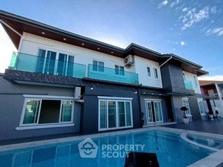 Haus zur Miete und zum Kauf mit 5 Zimmer in Bang Lamung, Chonburi