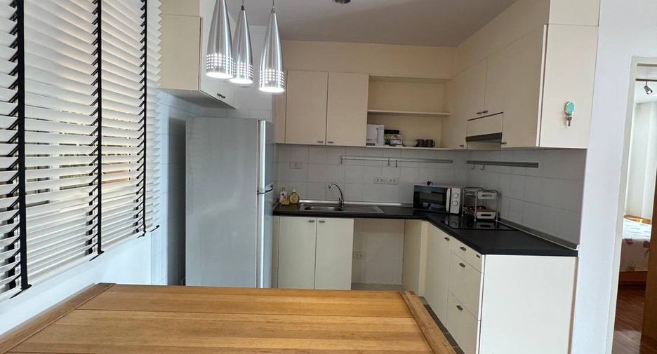 For rent and for sale 1 bed condo in Watthana, Bangkok