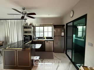 For rent and for sale 4 bedrooms house in Bang Phli, Samut Prakan
