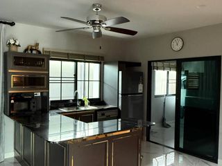 For rent and for sale 4 bedrooms house in Bang Phli, Samut Prakan