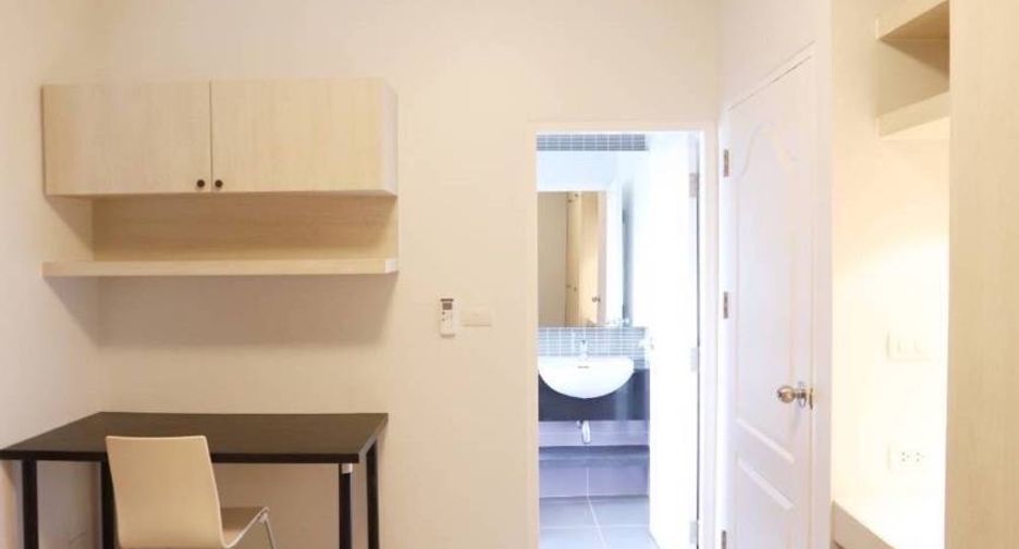 For sale 3 bedrooms townhouse in Phra Khanong, Bangkok