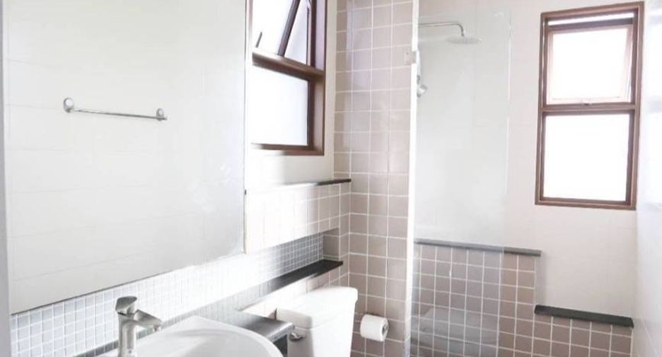 For sale 3 bedrooms townhouse in Phra Khanong, Bangkok