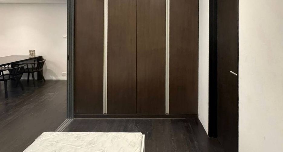 For sale 2 bedrooms condo in Watthana, Bangkok