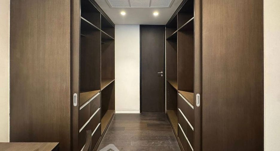 For sale 2 bedrooms condo in Watthana, Bangkok