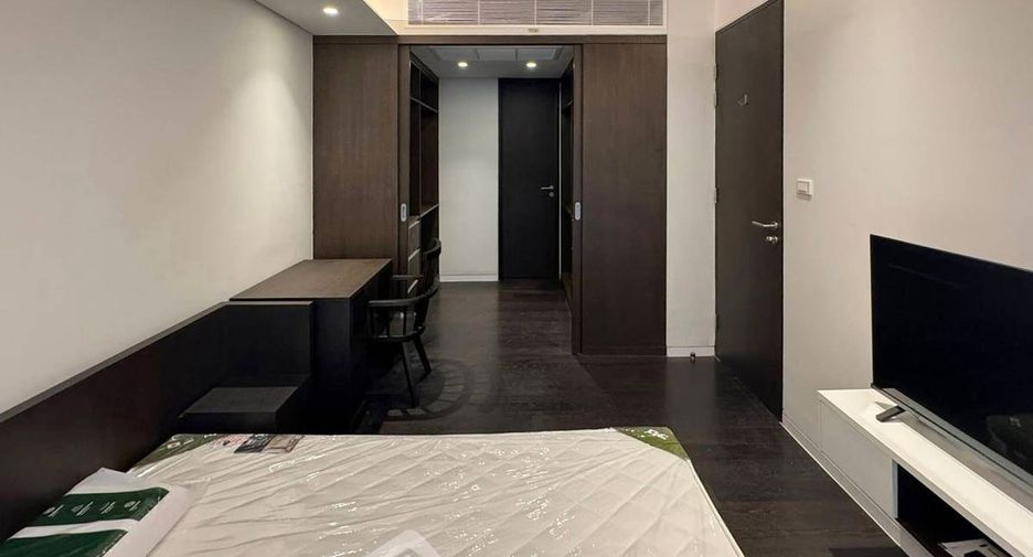 For sale 2 bedrooms condo in Watthana, Bangkok