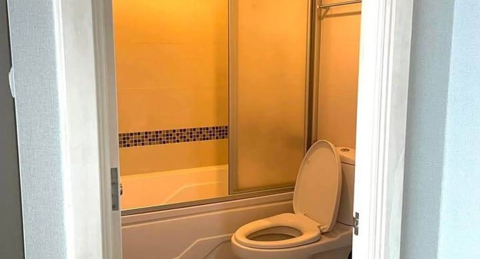 For sale 2 bedrooms condo in Yan Nawa, Bangkok
