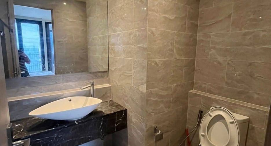 For sale 1 bed condo in Huai Khwang, Bangkok