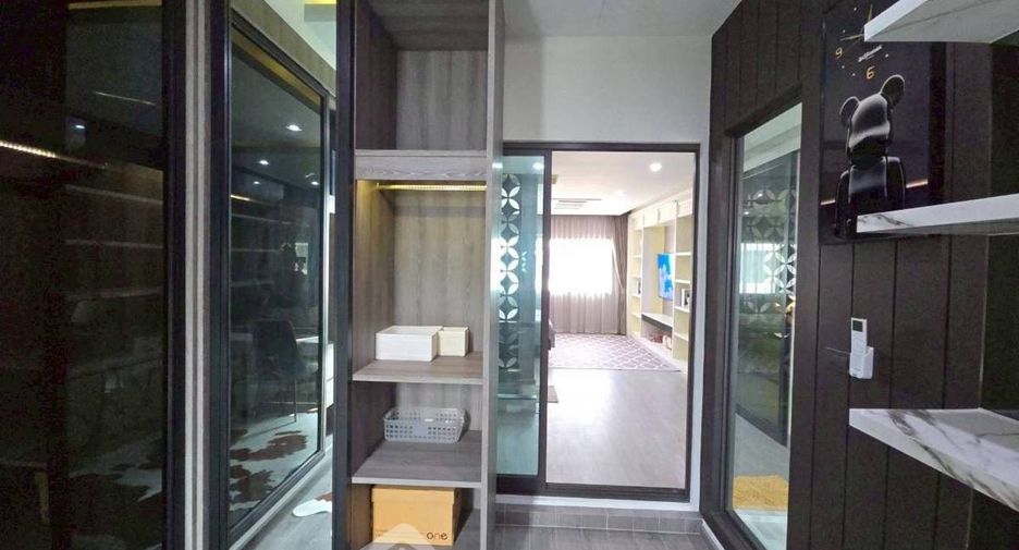 For sale 3 bedrooms townhouse in Lat Phrao, Bangkok