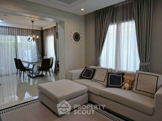 For sale 3 bedrooms townhouse in Lat Phrao, Bangkok