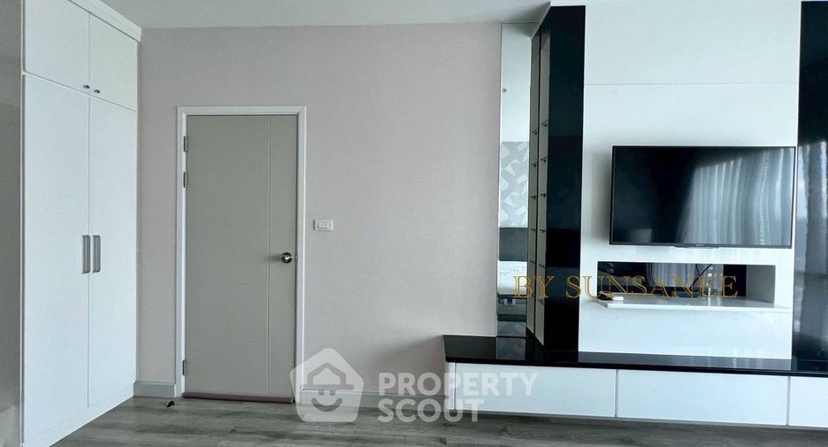 For sale 2 bedrooms condo in Sathon, Bangkok