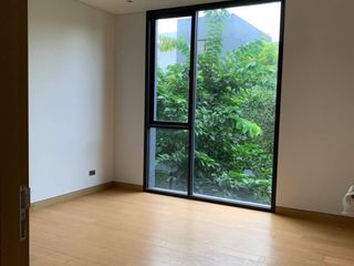 For sale 5 bedrooms townhouse in Yan Nawa, Bangkok