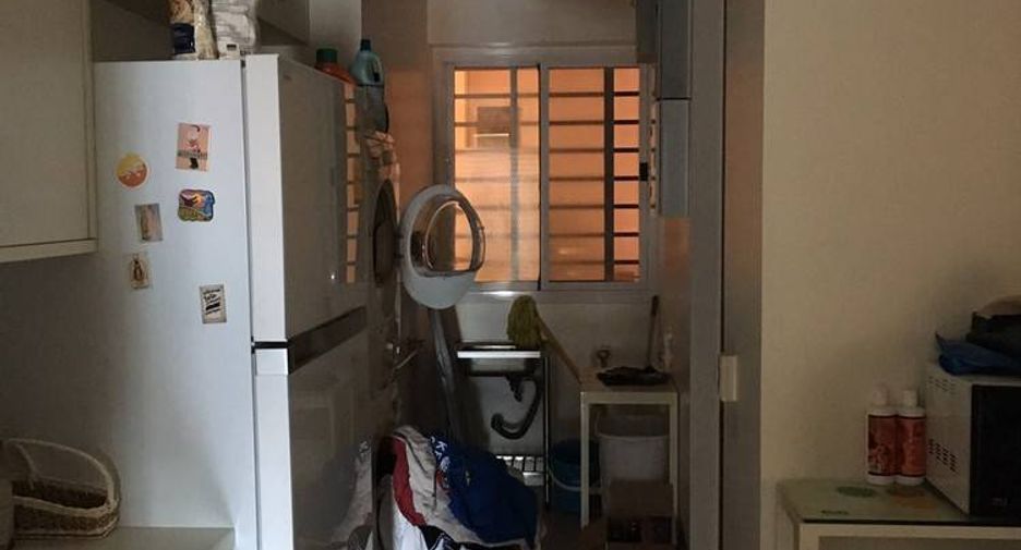 For rent 3 bedrooms condo in Bang Rak, Bangkok