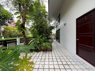 Haus zur Miete mit 5 Zimmer in Watthana, Bangkok