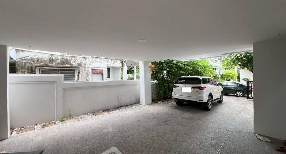 Haus zur Miete mit 5 Zimmer in Watthana, Bangkok