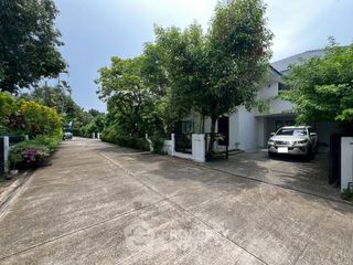 Haus zur Miete mit 5 Zimmer in Watthana, Bangkok