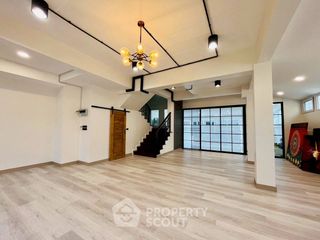Haus zur Miete und zum Kauf mit 4 Zimmer in Bang Lamung, Chonburi