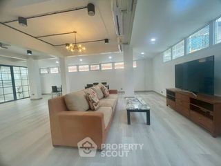 Haus zur Miete und zum Kauf mit 4 Zimmer in Bang Lamung, Chonburi
