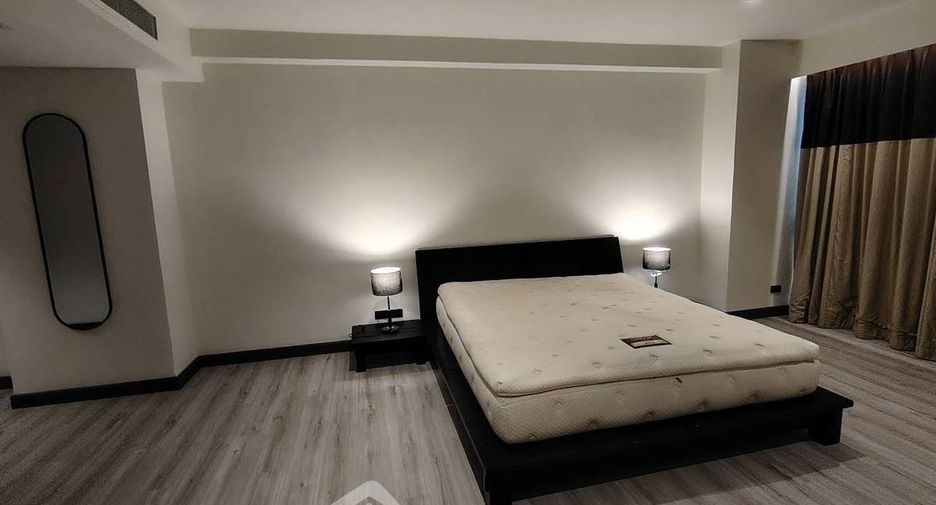 For rent 3 bedrooms condo in Bang Kho Laem, Bangkok