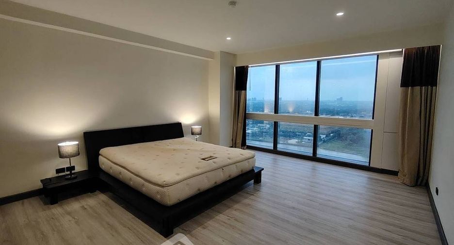 For rent 3 bedrooms condo in Bang Kho Laem, Bangkok