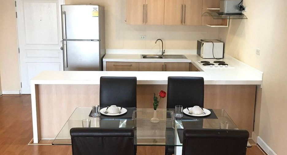 For rent 3 ベッドルーム condo in Khlong Toei, Bangkok