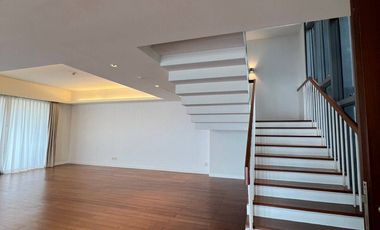 Condo en venta de 3 habitaciones en Yan Nawa, Bangkok