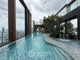 For rent 2 bedrooms condo in Huai Khwang, Bangkok